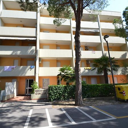 Cinzia Apartment Бибионе Екстериор снимка