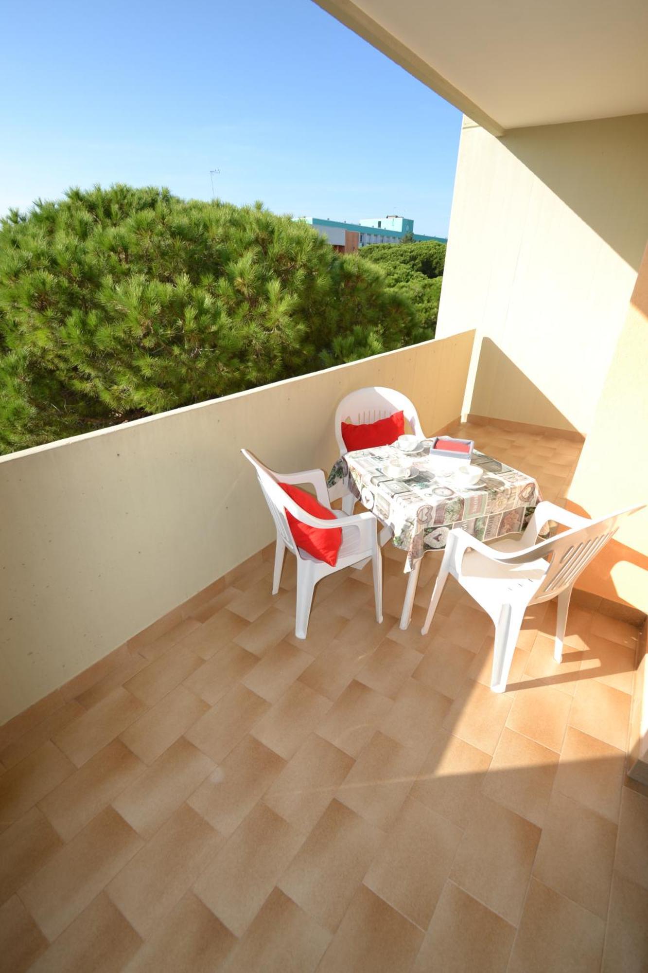 Cinzia Apartment Бибионе Екстериор снимка